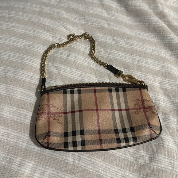 Burberry wristlet with chain - Picture 5 of 11